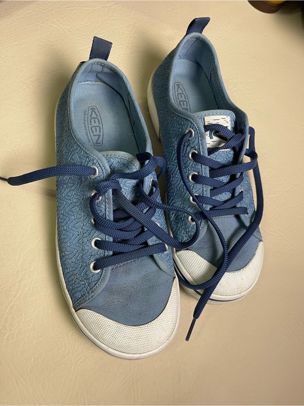 Keen Elsa Crochet Blue Sneakers 8 walking comfy